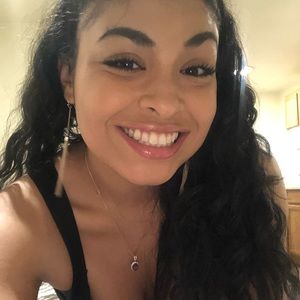 Meet your Posher, Ariana